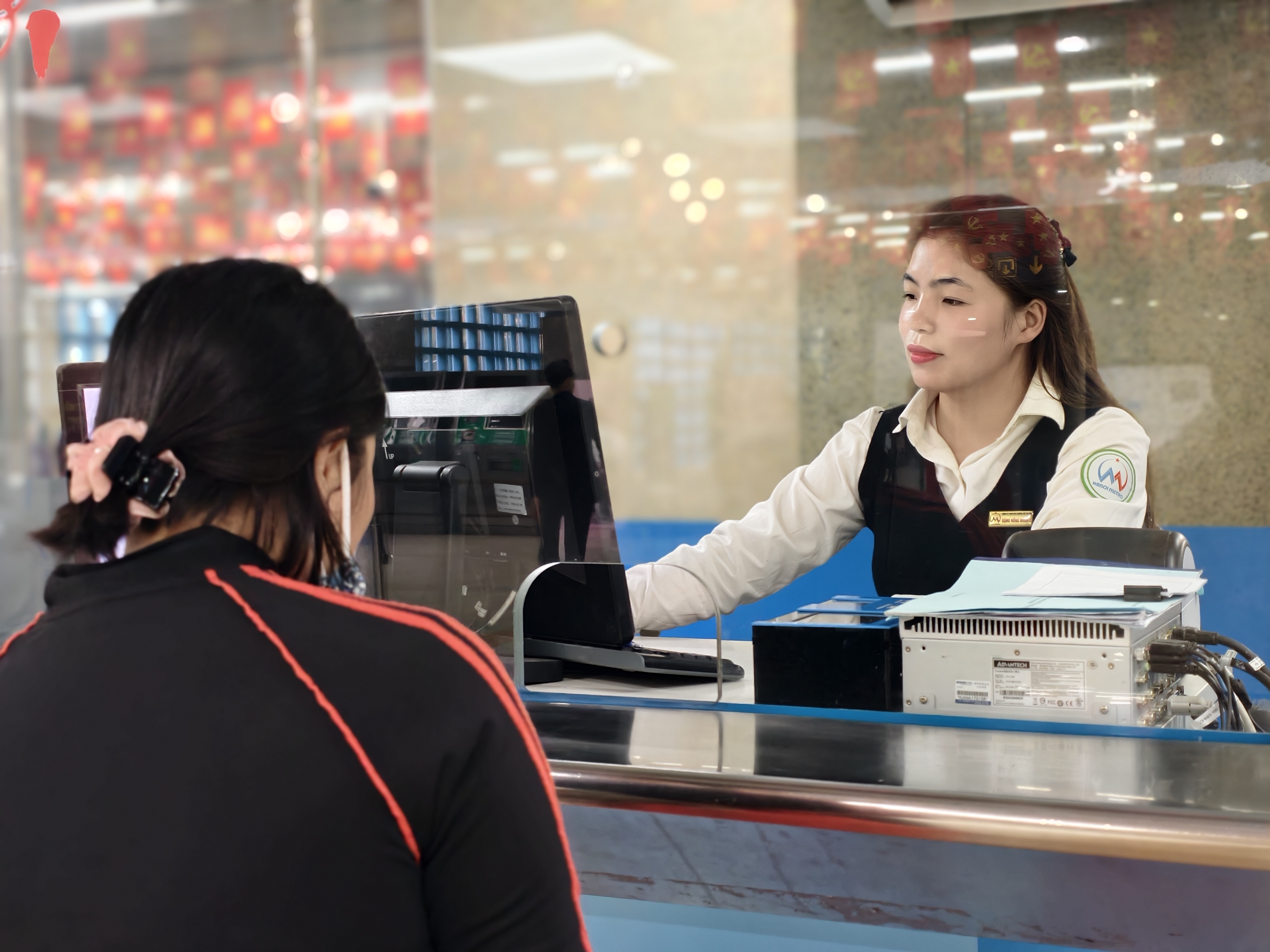 3333 lượt tàu điện chở khách an toàn trong dịp Tết Nguyên đán Bính Ngọ 
