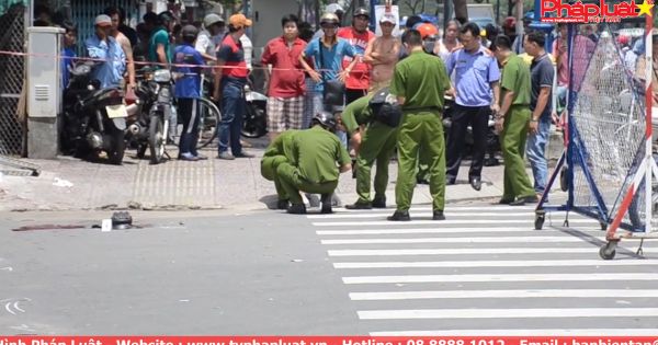 Cầm dao thanh toán nhau trên đường, hai thanh niên nhập viện