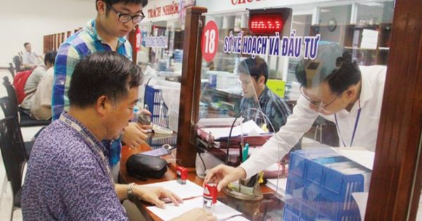 Điểm báo 15/10/2017: “Phí bôi trơn” hút cạn sức doanh nghiệp