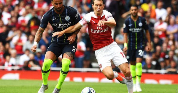 Arsenal chưa vào phom, Man City thị uy sức mạnh