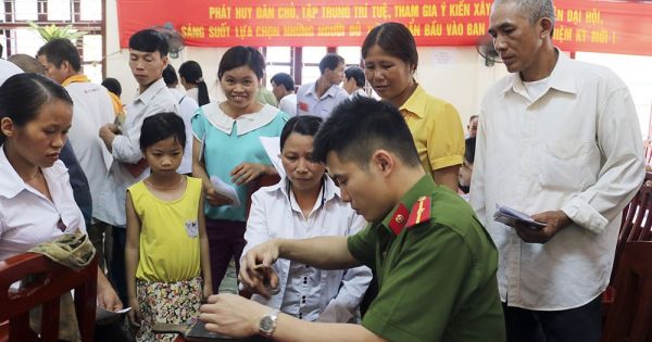 Vụ làm chứng minh “siêu tốc”: Ðình chỉ công tác 1 thiếu tá công an