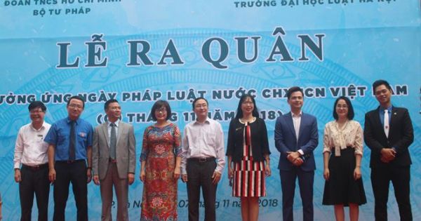 Ra quân hưởng ứng Ngày Pháp luật Việt Nam