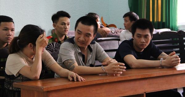 Nhóm buôn lậu lái ôtô tông CSGT Bình Dương lĩnh án