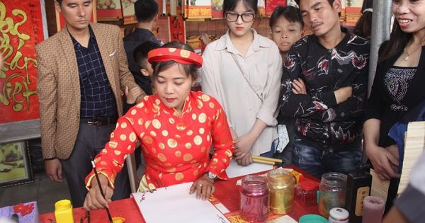 500 học sinh giỏi Hải Phòng khai bút đầu xuân