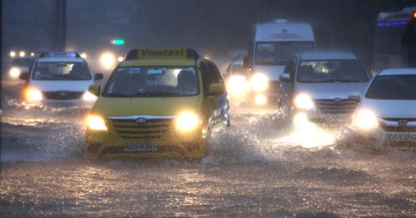 UBND TPHCM: Bác đề xuất dùng máy bơm “khủng” chống ngập chân cầu Sài Gòn