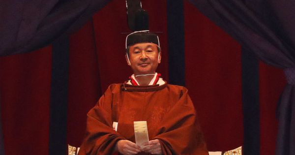 Nhật hoàng Naruhito đăng quang