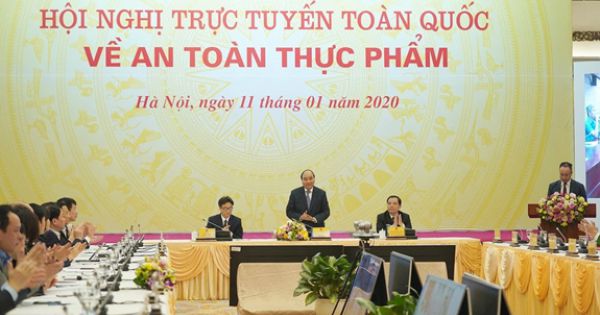 Thủ tướng Nguyễn Xuân Phúc chủ trì Hội nghị toàn quốc về an toàn thực phẩm