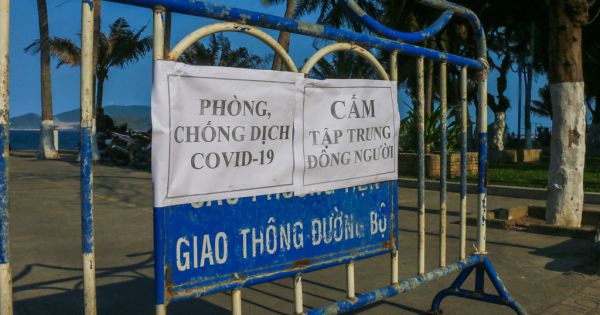 Nha Trang ra quân cưỡng chế người tắm biển