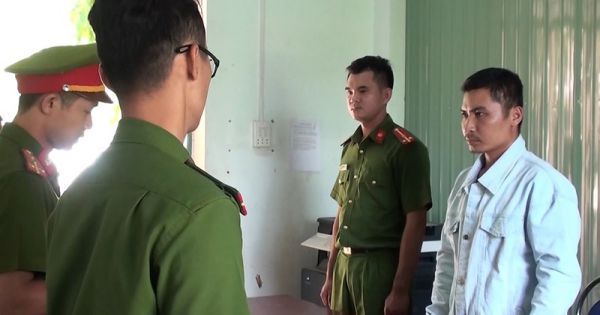 Bắt đối tượng ứng tiền cho lâm tặc phá rừng ở Kon Tum