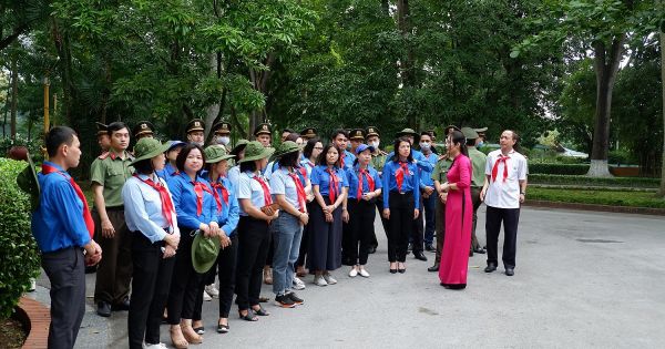 Khu di tích Phủ Chủ tịch đón nhiều du khách tham quan