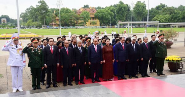 Lãnh đạo Đảng, Nhà nước vào Lăng viếng Chủ tịch Hồ Chí Minh