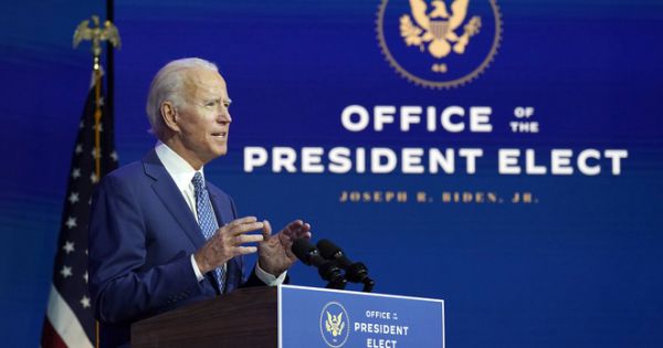 Phe ông Biden dọa kiện khi bị trì hoãn chuyển giao quyền lực