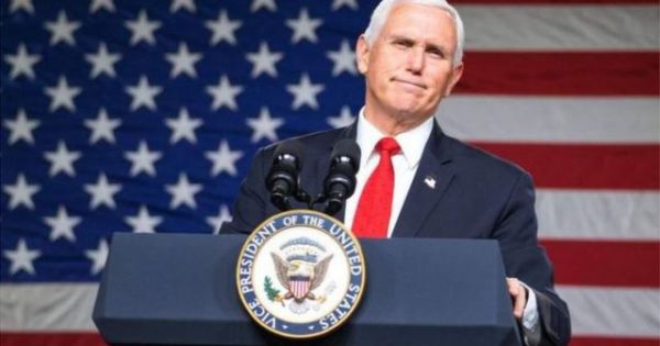 Ông Pence từ chối phế truất Tổng thống Trump