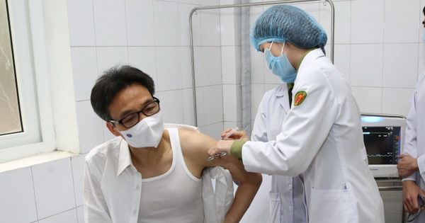 Ông Vũ Đức Đam: “Cơ thể tôi sinh kháng thể tốt sau tiêm vaccine””