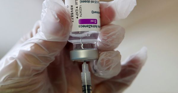 Ngưng thử nghiệm vaccine AstraZeneca trên trẻ em