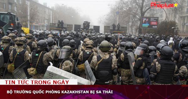 Bộ trưởng quốc phòng Kazakhstan bị sa thải