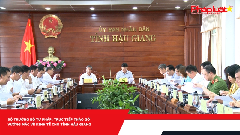 Đoàn công tác Bộ Tư pháp tiếp tục lắng nghe phản ánh nhằm tháo gỡ vướng mắc cho phát triển kinh tế tại Hậu Giang