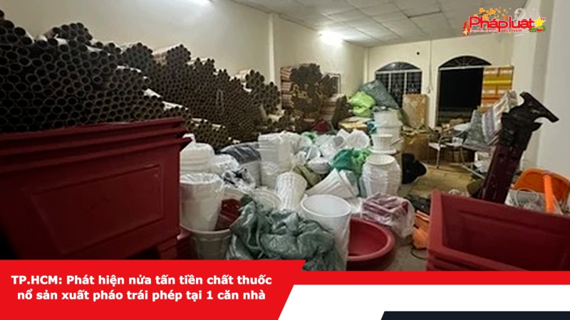 TP.HCM: Phát hiện nửa tấn tiền chất thuốc nổ sản xuất pháo trái phép tại 1 căn nhà